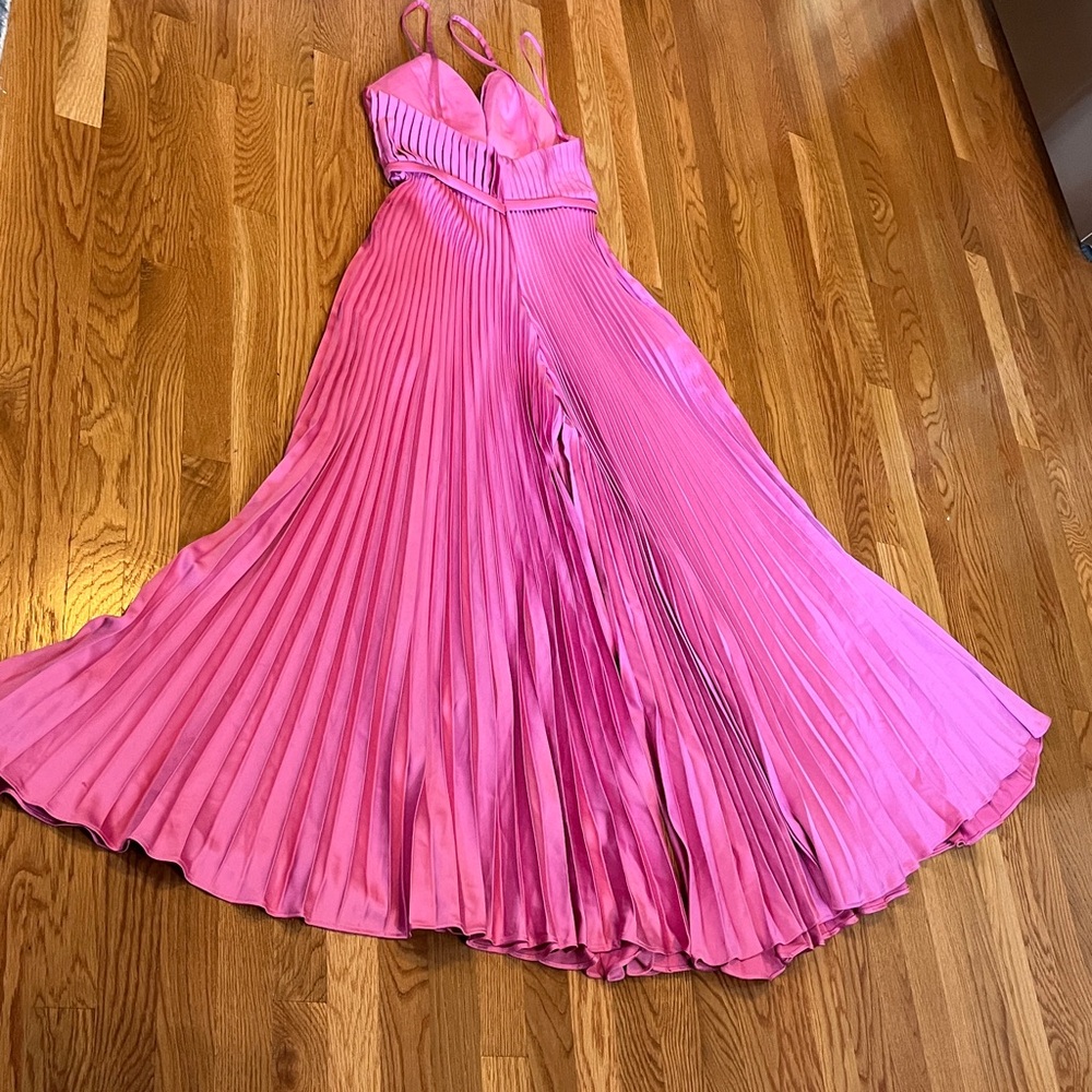 Mac Duggal Pleated Plunge Neck Wide Leg Jumpsuit Size 6 NWT - Picture 15 of 15